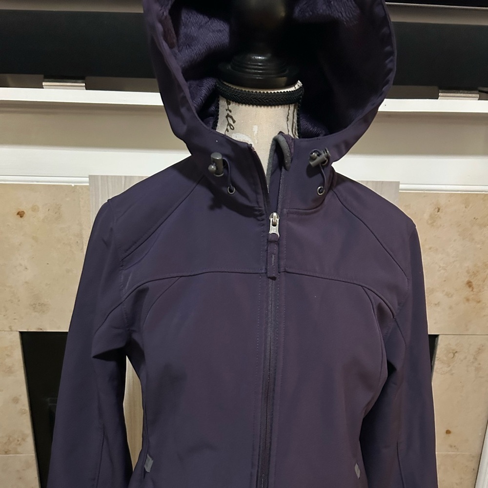 Free Country Women’s Hooded Jacket. Fleece inside. Small. Dark Purple.